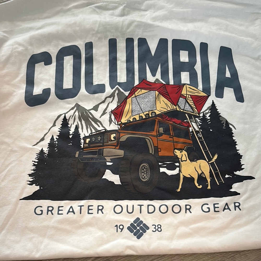 Columbia Graphic Tee with Jeep and Dog